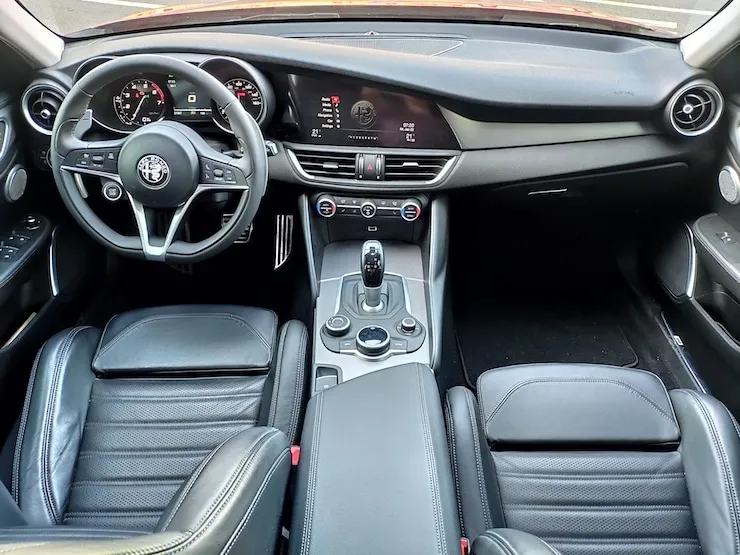 2017 愛快羅密歐 Alfa Romeo Giulia Ti 競技紅 ACC主動巡航跟車 五葉式槍色鋁圈 - 8
