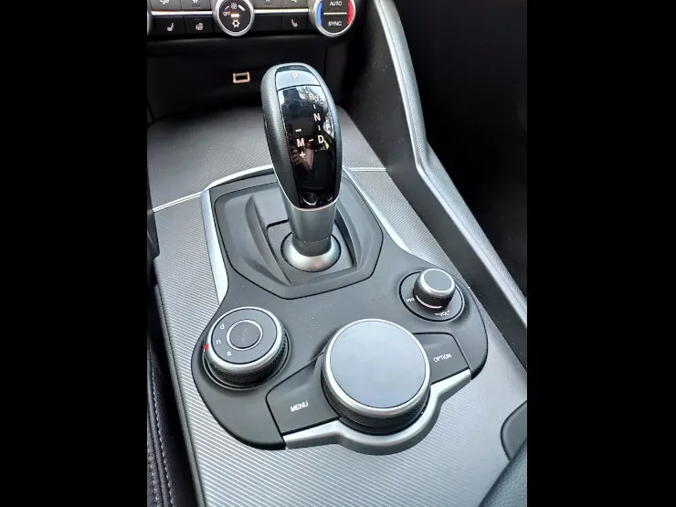 2017 愛快羅密歐 Alfa Romeo Giulia Ti 競技紅 ACC主動巡航跟車 五葉式槍色鋁圈 - 12